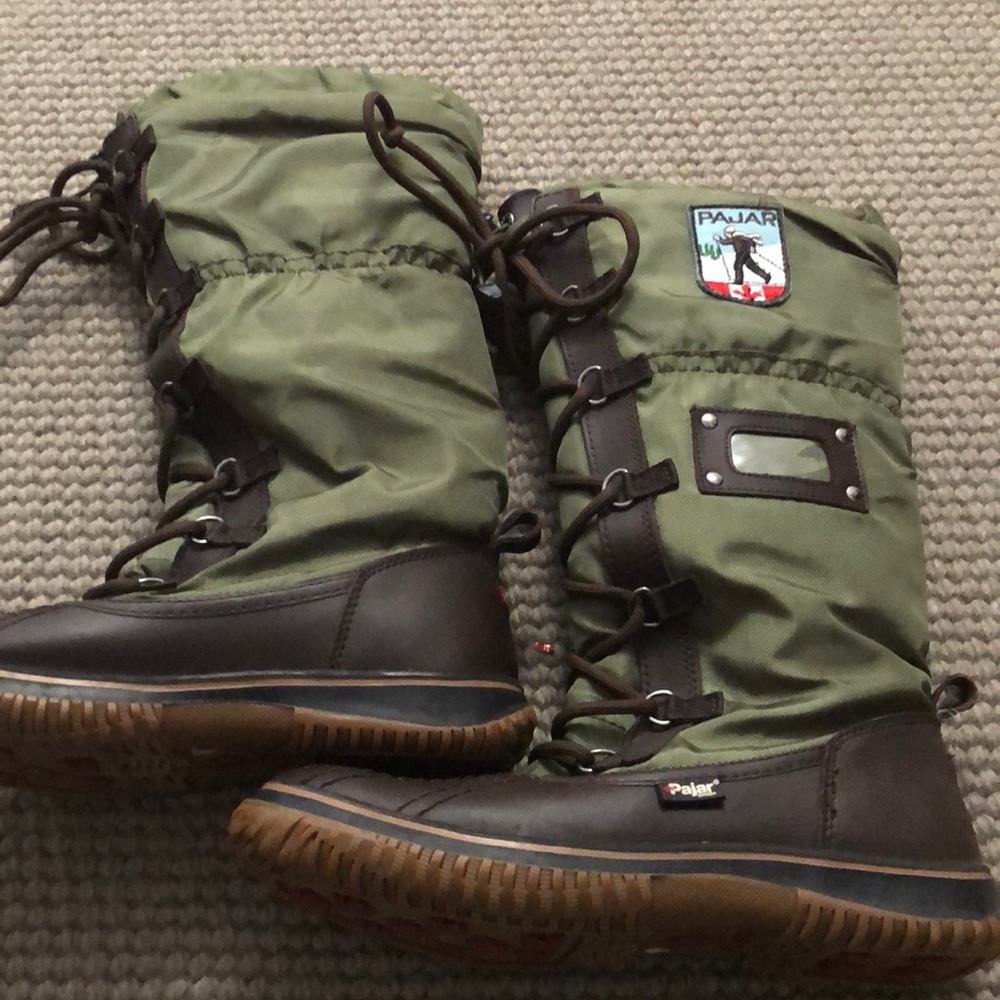 PAJAR snow boots. Size 7-7.5 USA